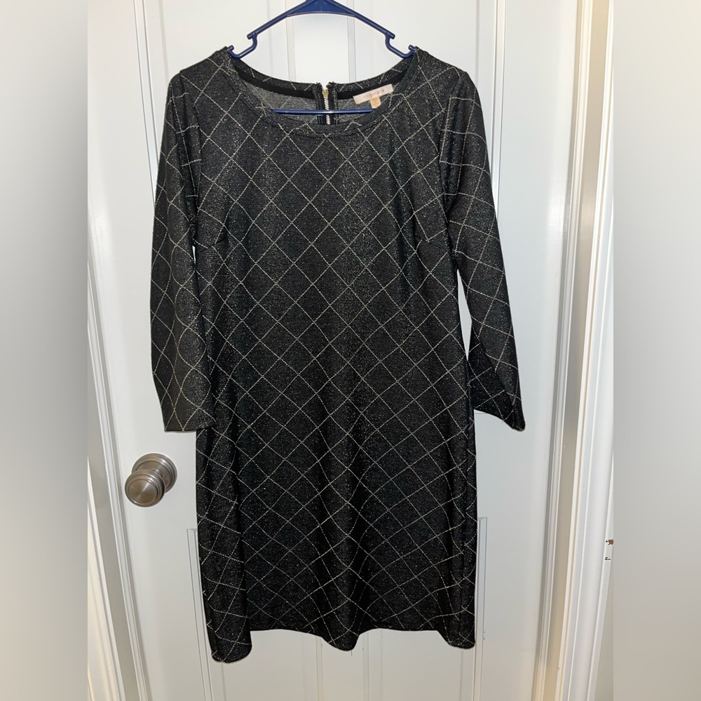 SKIES AND BLUE SHIFT DRESS in black with glitter gold accent size Medium